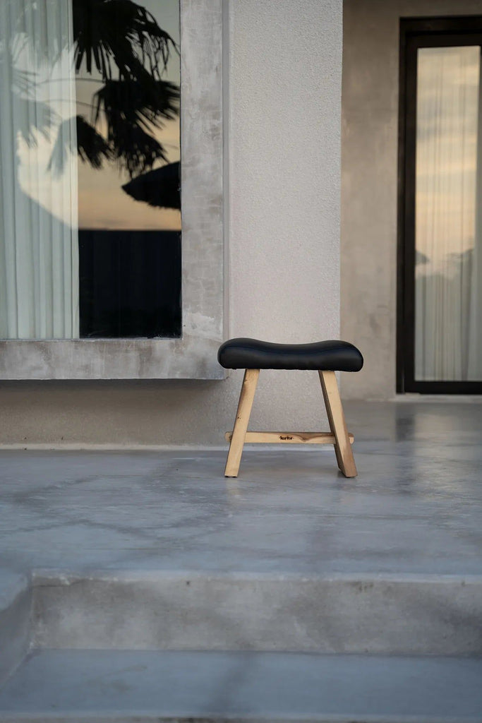 The Suar Stool with Leather - Natural Black